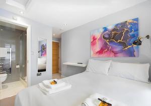 Blue Door Stay - 5 Bedroom Apartment in London, UK