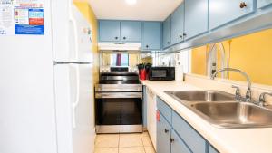 Sunbird Resort 5th Floor Amazing View! - by Sunbird Rentals