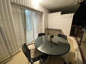 Apartamento Moderno Playa de Gandía Vistas al Mar Piscina Pádel y WIFI 4 PAX