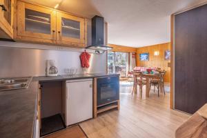 Beautiful 50m with 2 balconies and mountain view