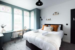 5 Bed House Perfect for Contractor & Family Groups