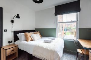 5 Bed House Perfect for Contractor & Family Groups