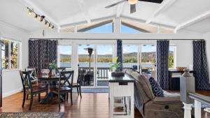 North Shore Chalet by AvantStay