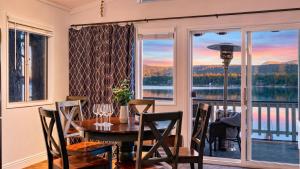 North Shore Chalet by AvantStay