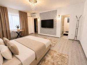 Elegant Beige Studio - Cozy City Stay