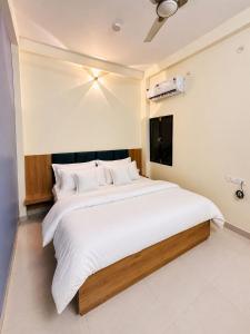 Mahakalkunj HomeStay- Luxury 1st floor 2BHK House