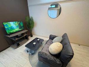 Takamiya Family Stay 10min