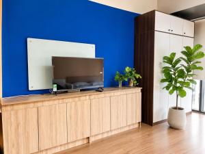 Bright Studio with Workspace near Ben Thanh market