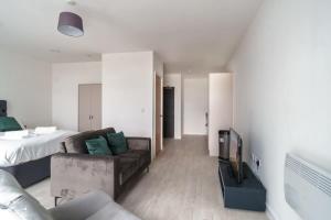 Chic Salford Studio near Metro & MediaCityUK