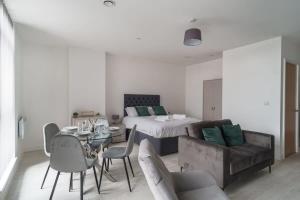 Chic Salford Studio near Metro & MediaCityUK