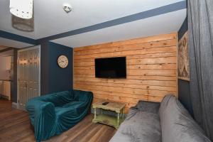 Large 8 Bedroom Budget Apartment in Headingley