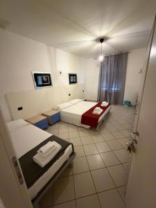 M&M Rooms