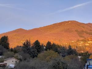 Gîte en Cévennes en bordure de rivière pour baignade, chambre clim naturelle