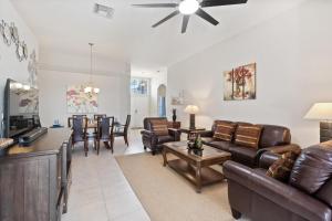8204 Fan Palm