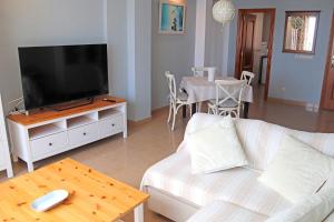 Beachfront Paradise - Pool & Sea Terrace Apartment