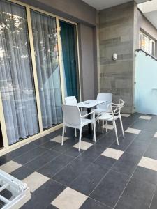 Deni Apartments