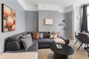 Bright & Spacious London Flat - Sleeps 9