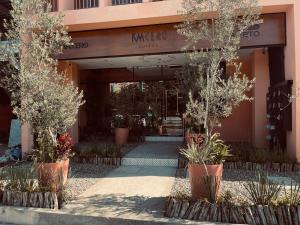KMCERO Suites