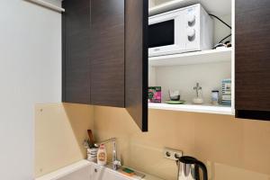 Modern apartment with free parking