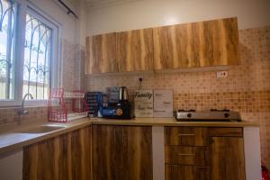 SeyniKe 3BR Family Apartment, Nyali, AC, Fast WiFi & Parking