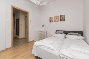 Sobieskiego 3 by Grand Apartments