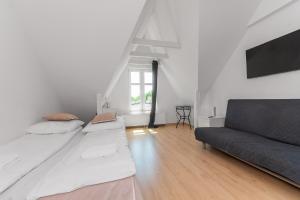 Sobieskiego 3 by Grand Apartments