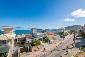 Apto em Cond. c Vista p Mar no Centro EM20202