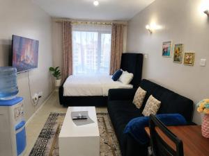 Entire serviced Coral apartment With pool