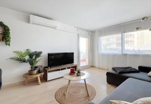 Sunny apartment in Roses with a warm terrace