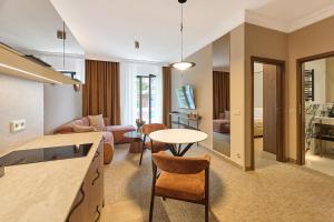 Golden Hour Apartments- Maroon