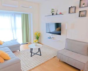 Holešovice Retreat, Balcony, Air-Con and Secure Parking