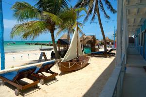 El Faro Beach Front by ÓOL Hotels