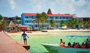 El Faro Beach Front by ÓOL Hotels