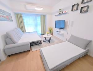 Holešovice Retreat, Balcony, Air-Con and Secure Parking