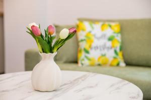 Green Almonds Family Apartment