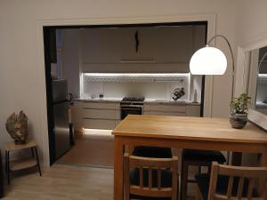 EXCLUSIVE USE 80m2 2BR 1 Living 4 Guests City Center Quiet Courtyard Koszyki Apartments