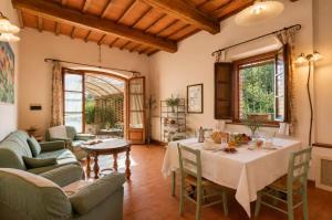 Elegant Villa Fiorello 10m Montepulciano with pool
