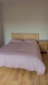Lawson house Tv with Sky sports close to beach, football stadium, town centre