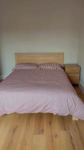 Lawson house Tv with Sky sports close to beach, football stadium, town centre