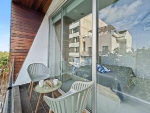 New 1 bedroom apt + Ocean view