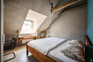Old Town Cute Flat 2 beds 2 baths