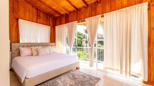 Casa Alta Vista Ocean-View Villa with Pool