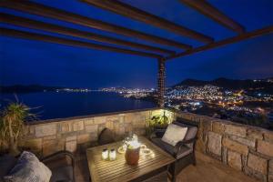 Stunning Sea Front Villa near Yalikavak Marina