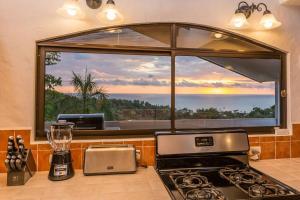 Casa Moreno Ocean, Marina Views & Pool