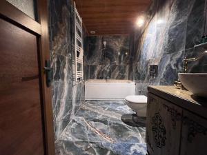 Falcon Cave Suites