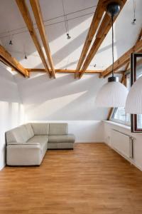 Bright apartment with large terrace & view of Krems