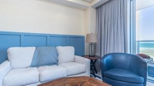 Escape to the Serenity of Playa Encanto with this 1BR1BA Condo!