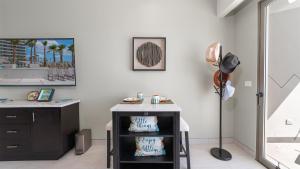 One 1507C: Sunset Paradise Ocean View