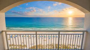 Modern Oceanfront Penthouse at Camelot by the Sea
