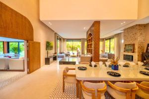Luxury 6-Bedroom Villa with Private Pool in Marrakech